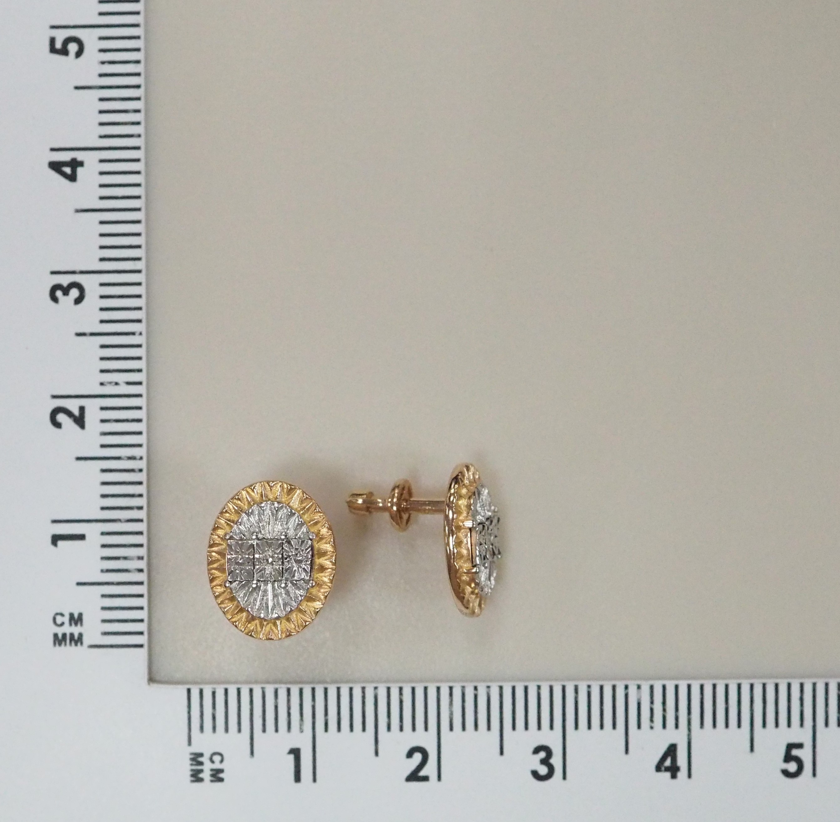 Серебряные серьги-пусеты с бриллиантами